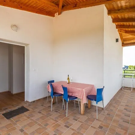 House Marlena * Πούλα