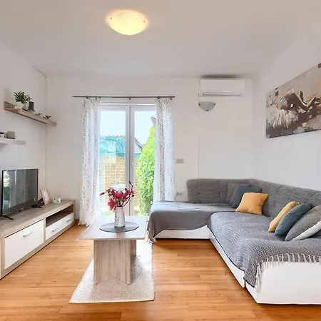 House Marlena * Πούλα