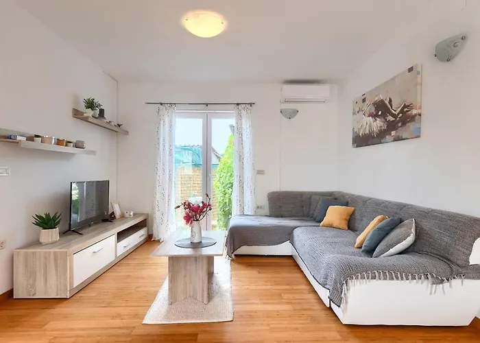 House Marlena * Πούλα