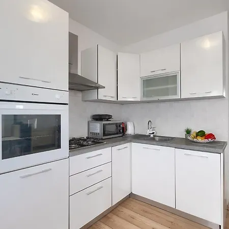 House Marlena * Póla